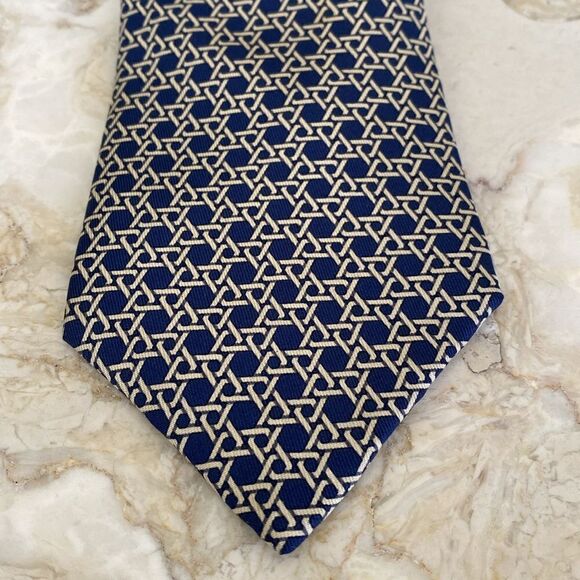Hermes 100% Silk Tie Geometric Pattern - Picture 3 of 8